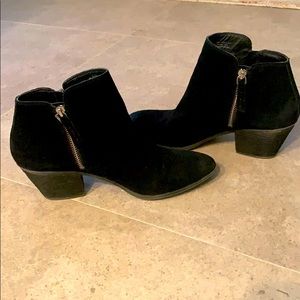 Frye Judy / Judith Zip Ankle Boot Black Suede Zip